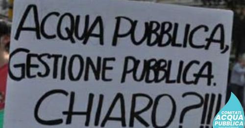 Acqua pubblica chiaro