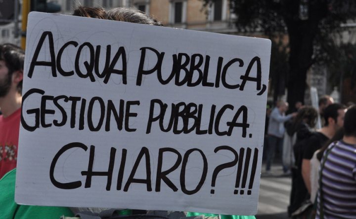 acqua pubblica chiaro