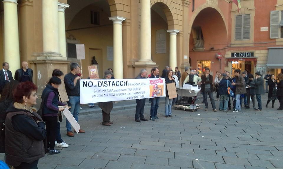 distacco striscione reggio