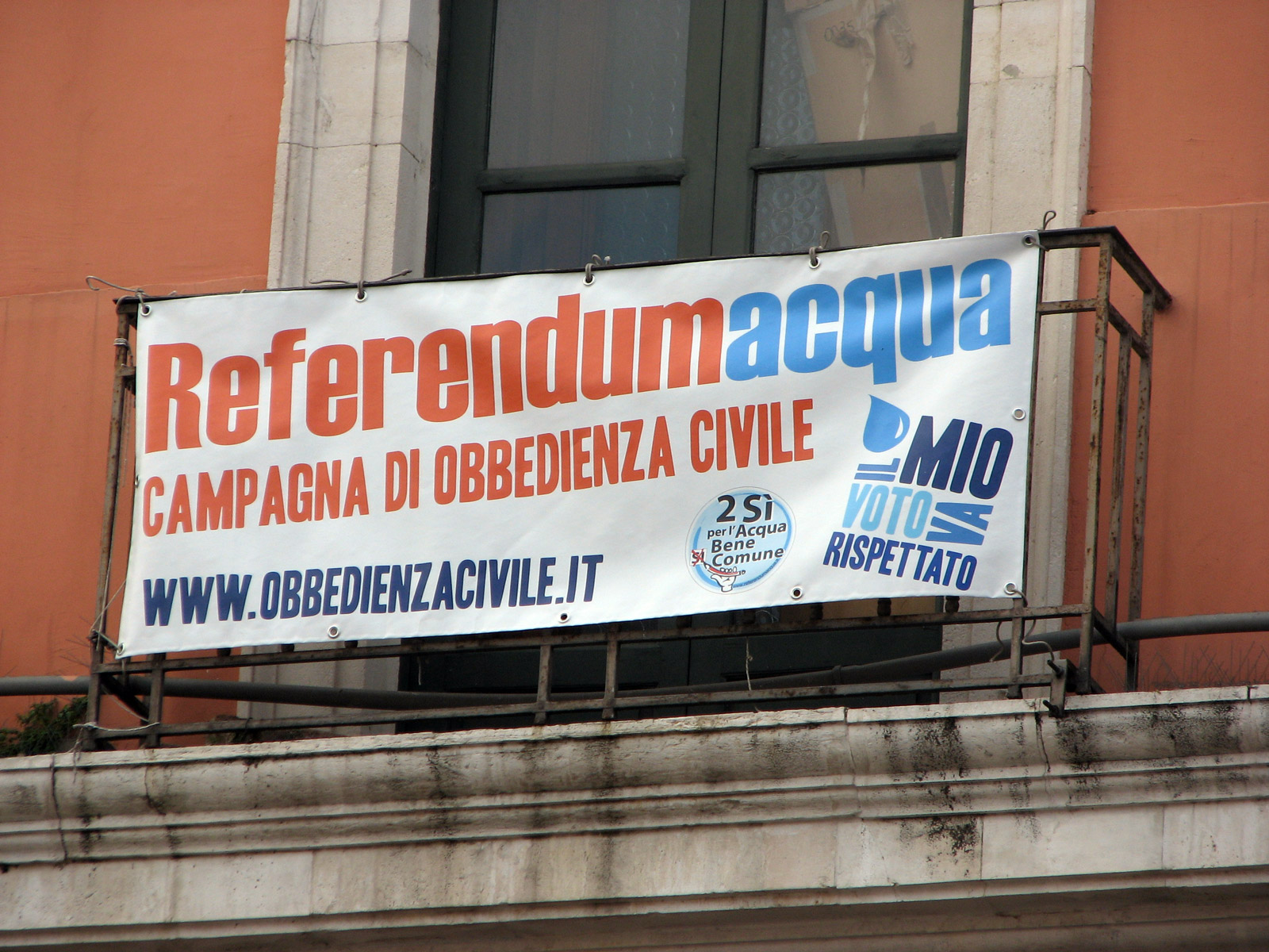 09-03-12-Bari-obbedienza-civile-1