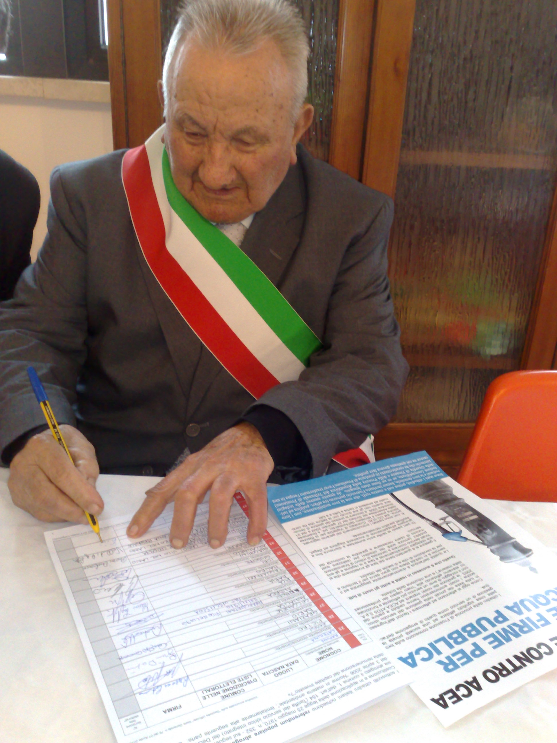 VITTORIO_FIRMA_PER_IL_REFERENDUM